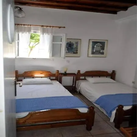 בית נופש Pigeon House Ornos