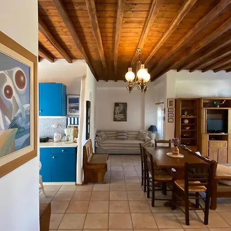 בית נופש Pigeon House Ornos *