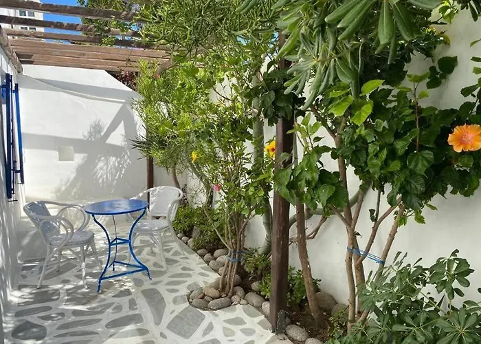 Pigeon House Ornos Semesterbostad *