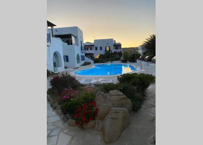 Pigeon House Ornos Semesterbostad *